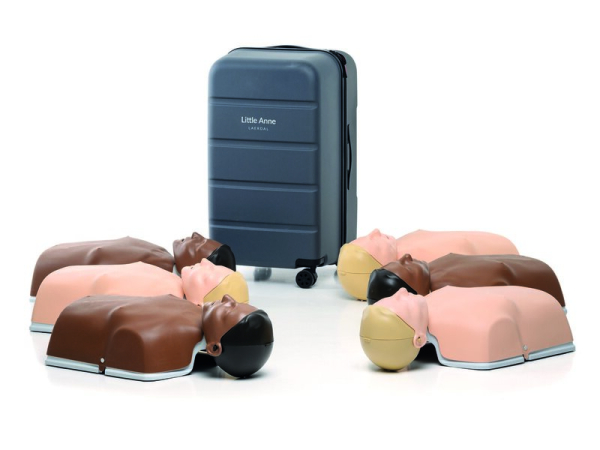 Pack de 6 mannequins Little Anne LAERDAL empilables avec valise